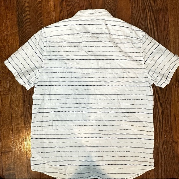 Forever 21 White and Blue Casual Button Down Shirt - Picture 4 of 4